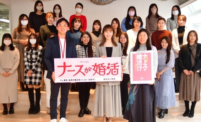 写真前列右から　原作著者・柳川圭子、矢田亜希子、MRT株式会社 小川智也代表取締役社長